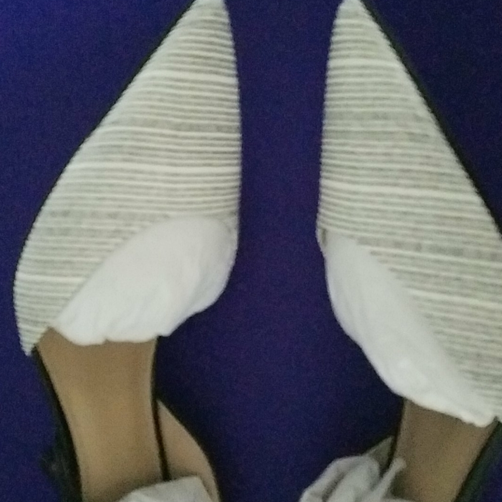 Shoes - Picture 4 of 4